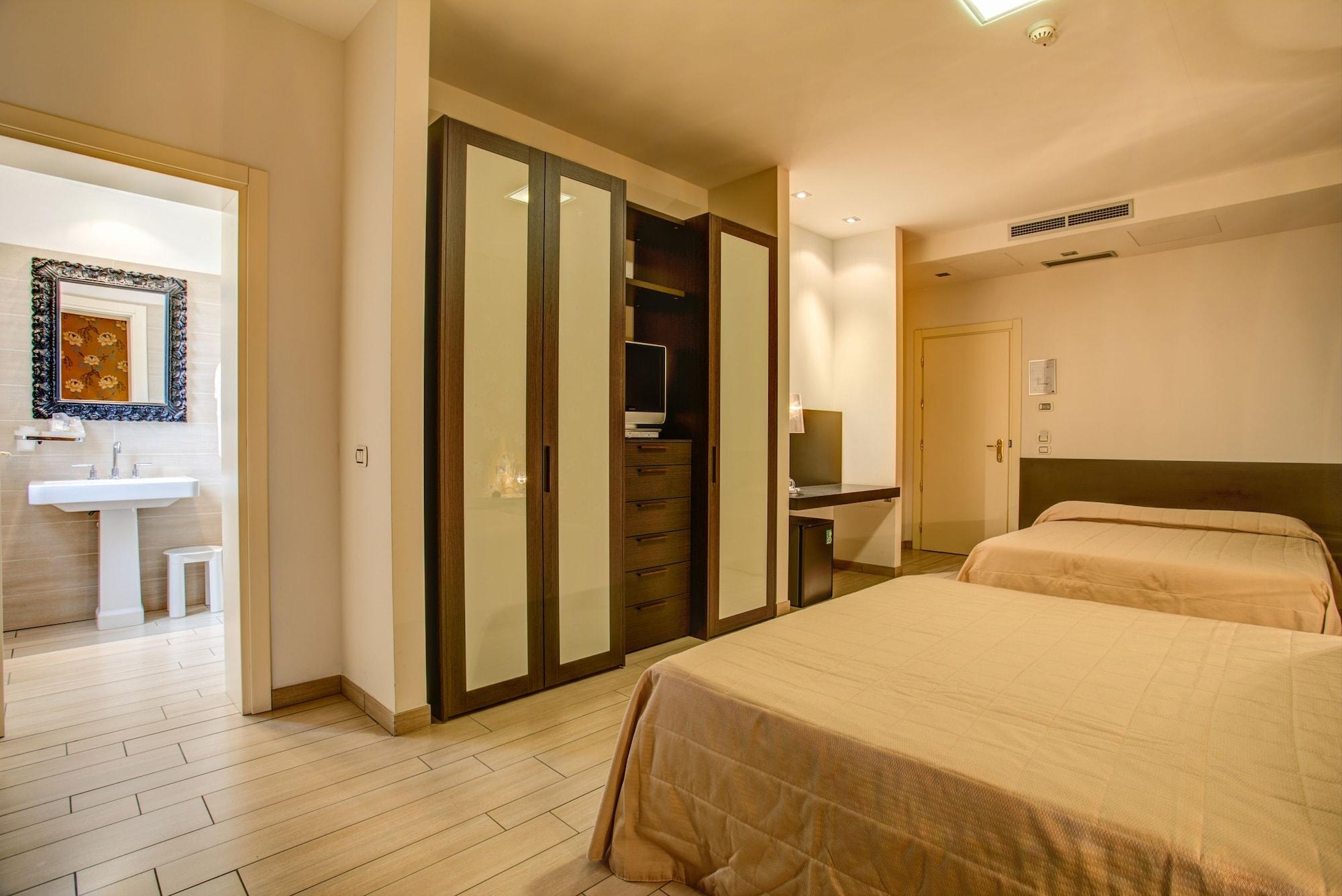 Hotel Fiamma & Spa เชเซนาติโก ภายนอก รูปภาพ