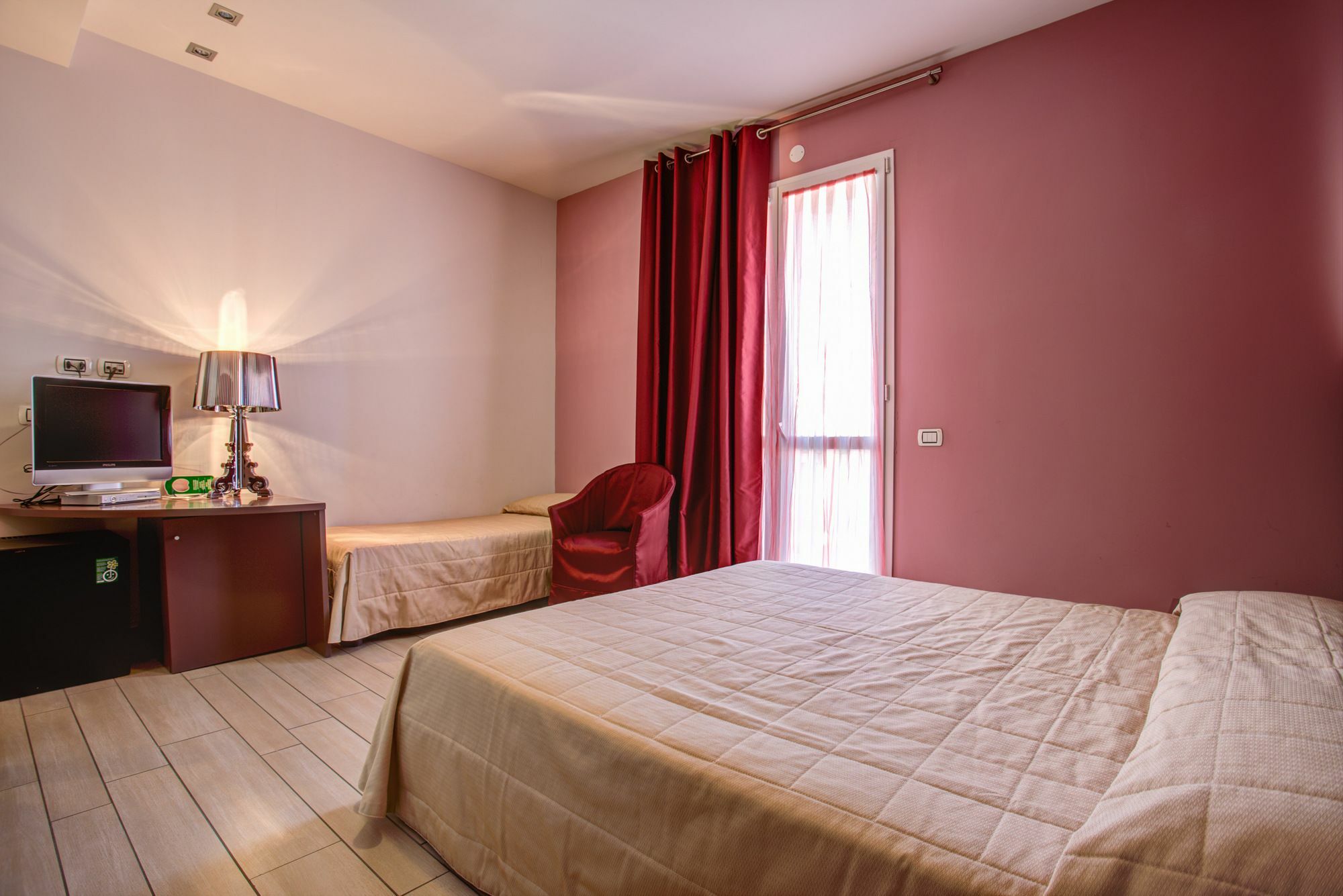 Hotel Fiamma & Spa เชเซนาติโก ภายนอก รูปภาพ